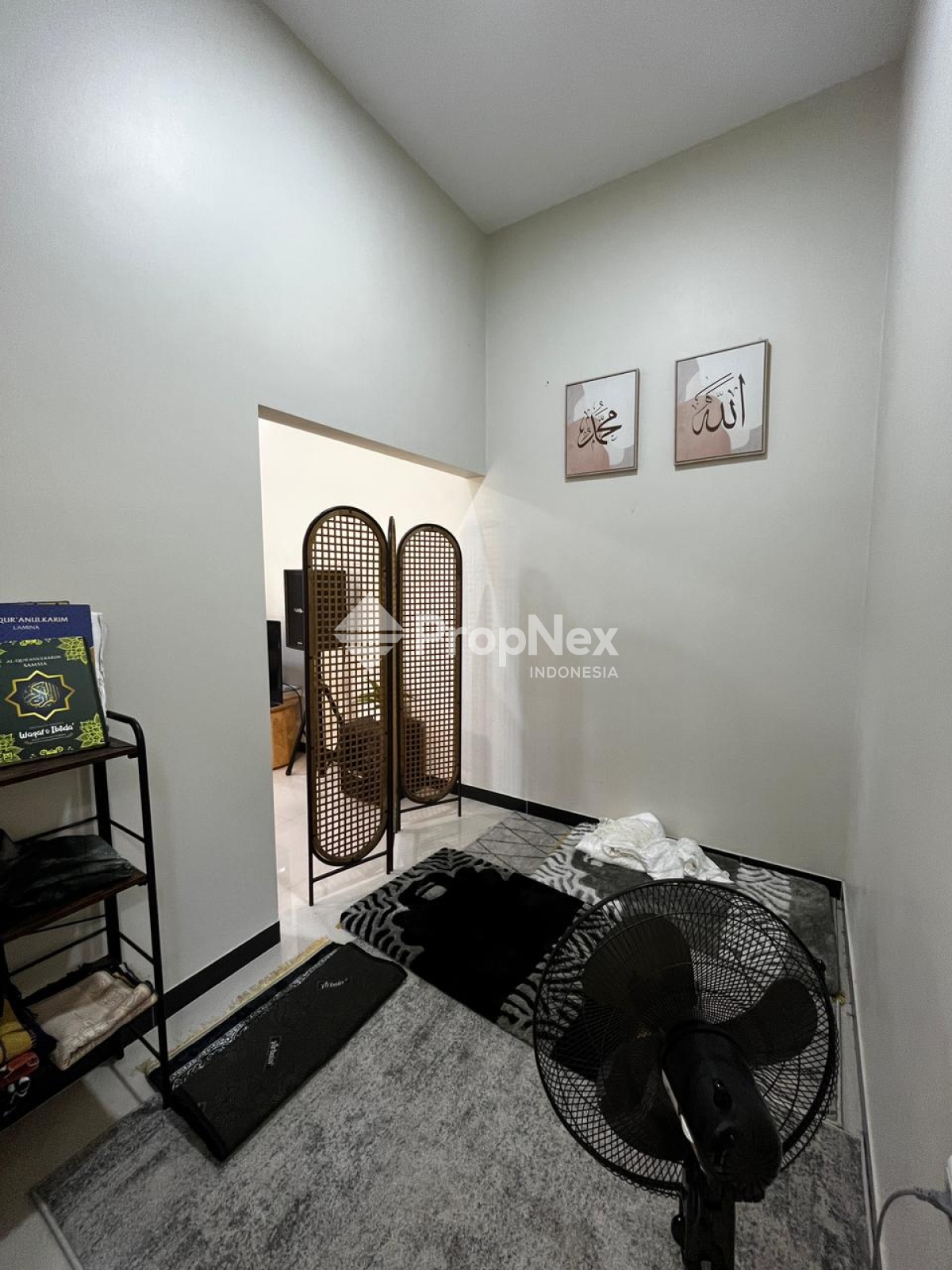Rumah Modern Bangunan Baru Puri Surya Jaya Sidoarjo — foto 7